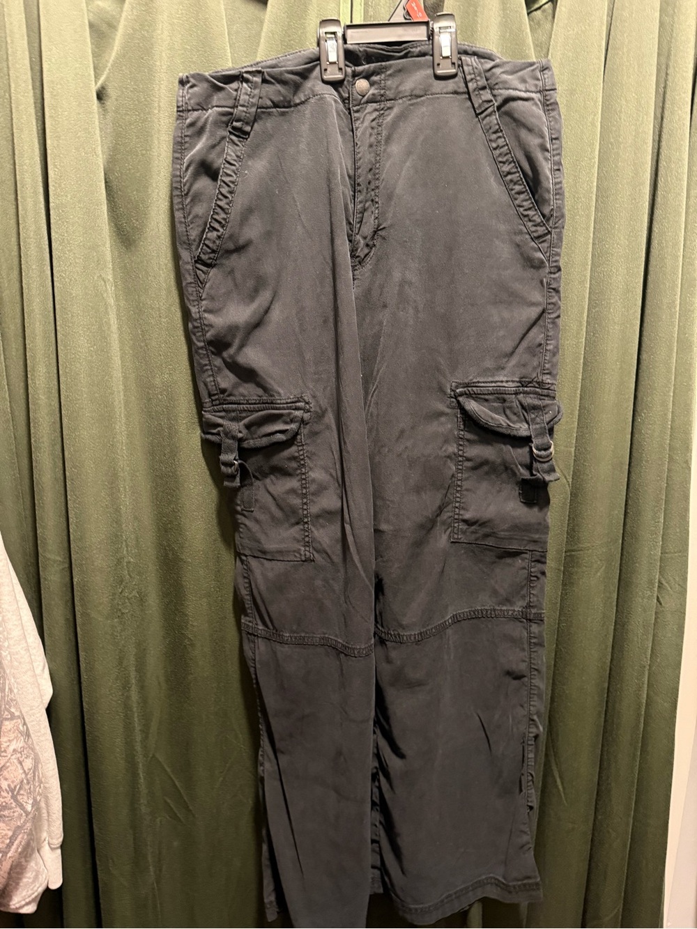 American Eagle Black Cargo Pants